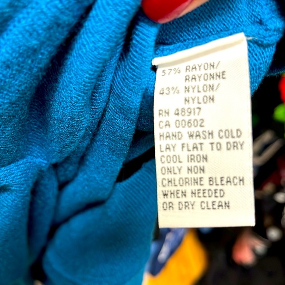 Calvin Klein XS cross over v neck blue sweater - Picture 4 of 4